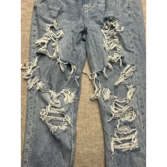 American Eagle Outfitters | Mom Jean | Destroyed Distressed | Size  8 - Picture 6 of 14